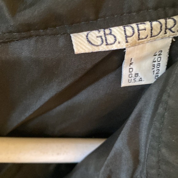 Elegant Black evening Dress with Gold Accents - Picture 3 of 6